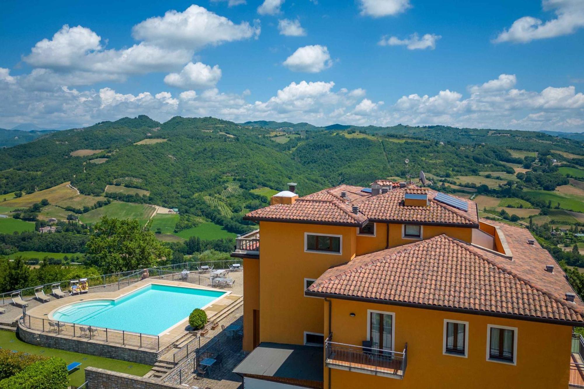 Fortebraccio Montone  Εξωτερικό φωτογραφία